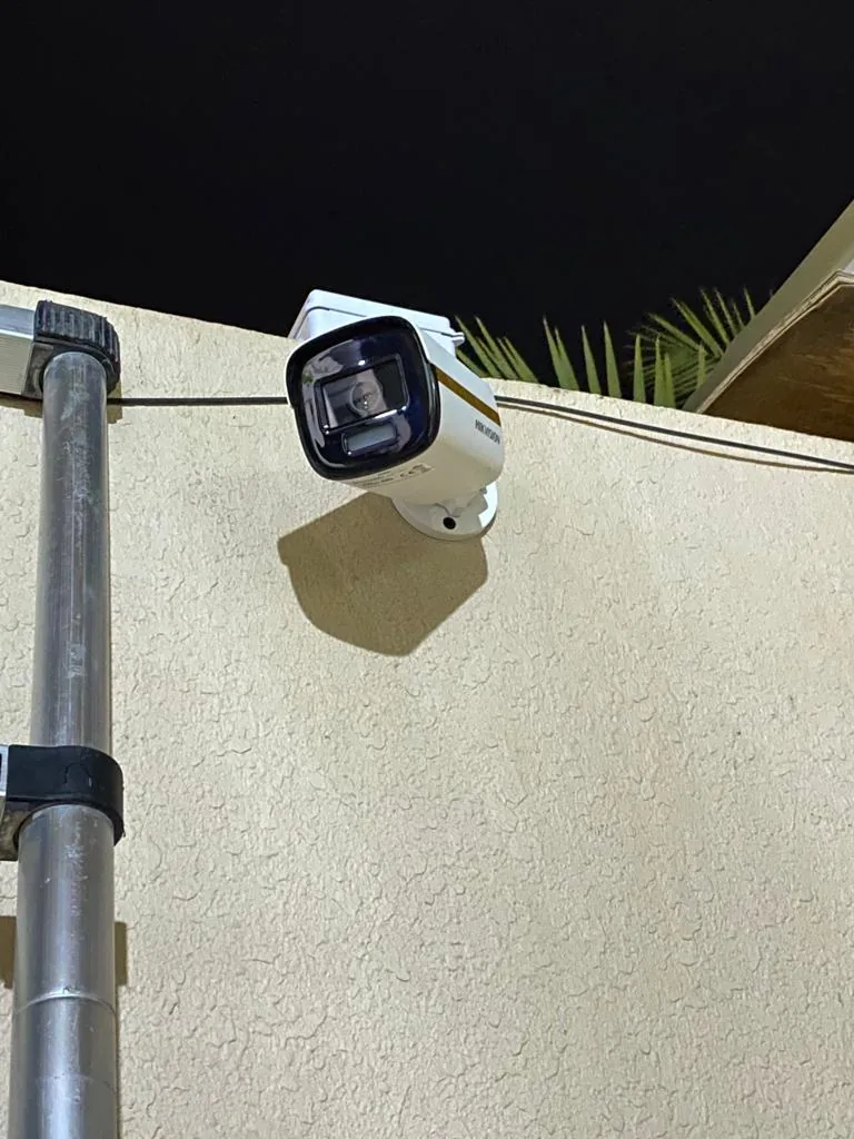 مراقبة خارجية — تغطية أسوار ومداخل ومواقف